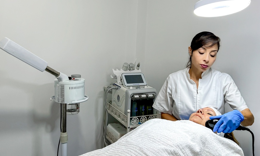 Image 2: Masaje de 45 o 60 minutos con técnica a elegir para 1 persona