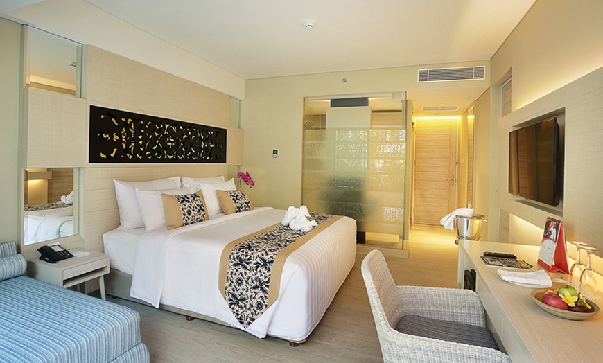 Image 2: Kuta: Three-Night Tropical Stay