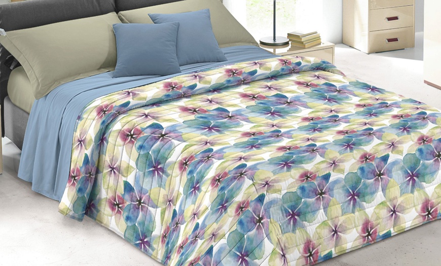 Image 7: Trapuntino estivo in microfibra