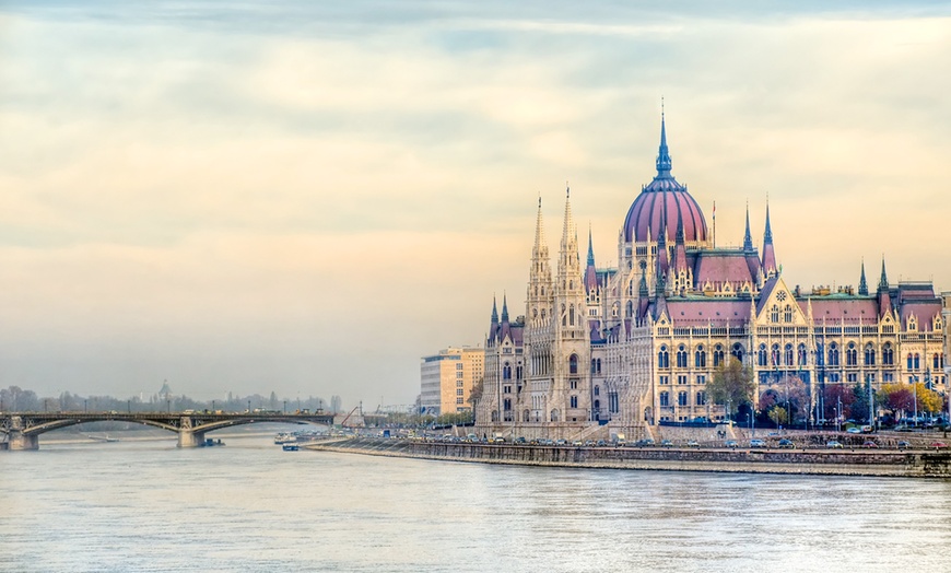 Image 1: ✈ Budapest: 2-4 Nights at 4* Hotel with Flights