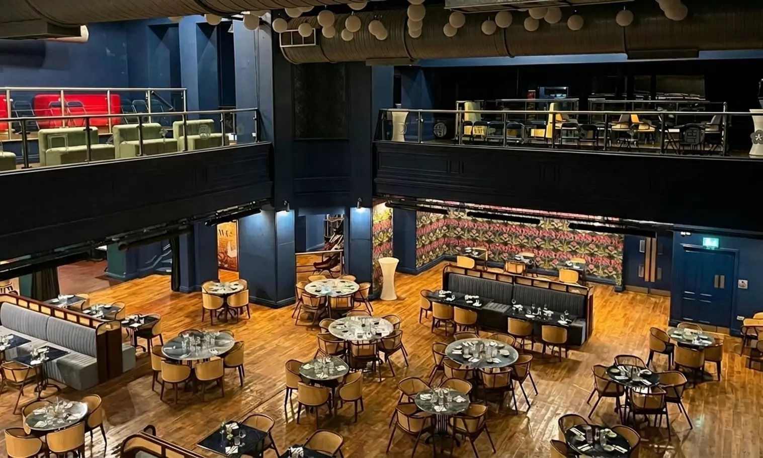 Get a Choice of Ribeye or Fillet Steak with Chips and Beer or Wine