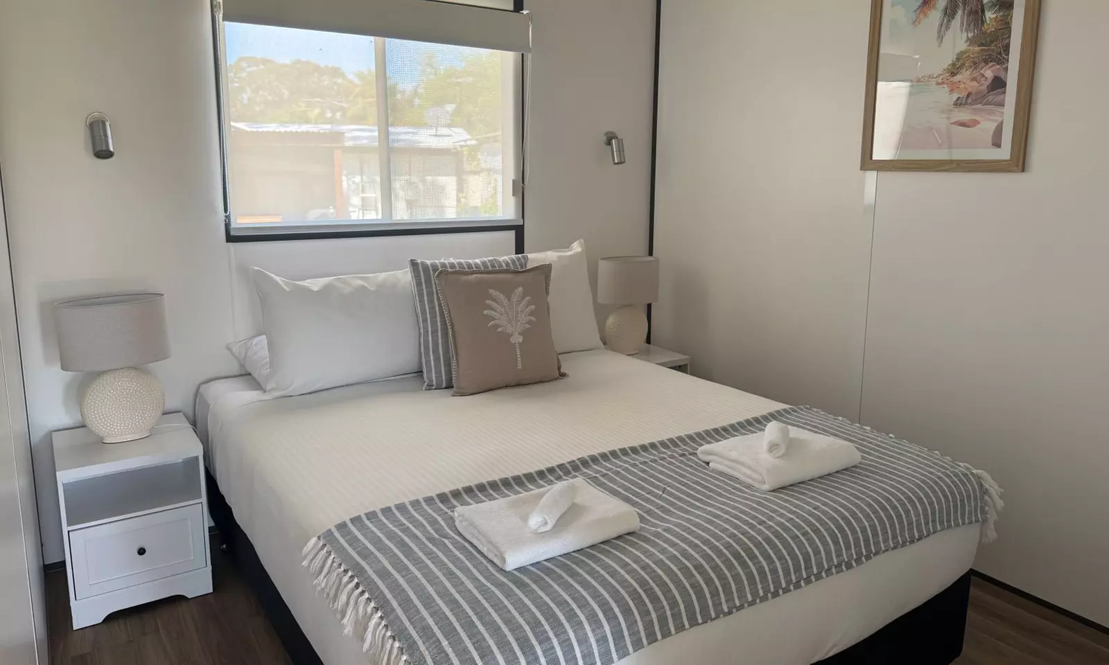 Phillip Island: Deluxe 2 or 3 Bedroom Cabin with Wine & Late Check-out