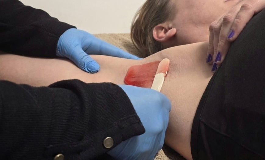 Image 7: Brazilian Wax met huidanalyse en nazorg voor een zijdezachte huid