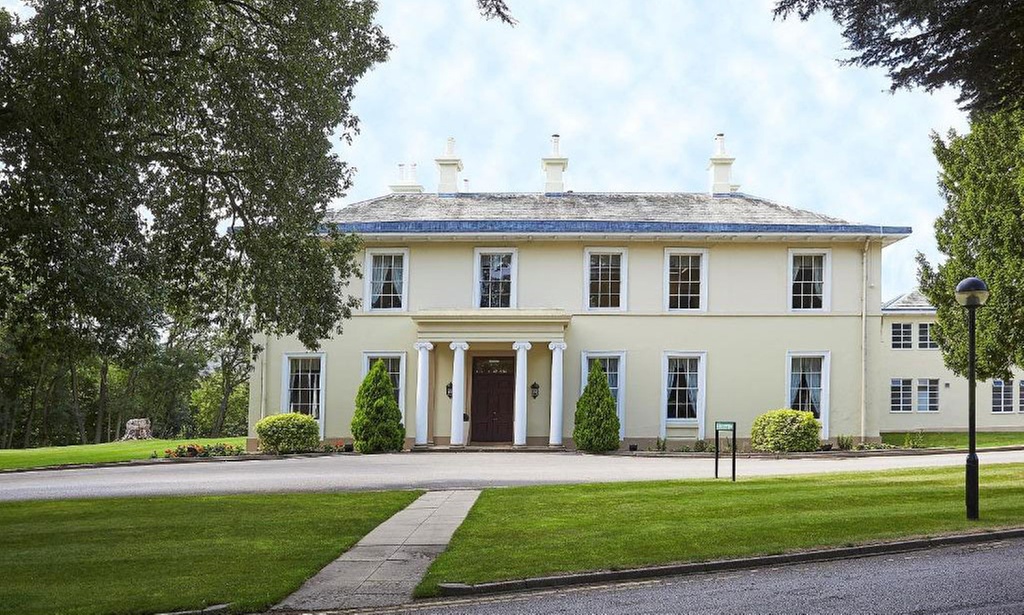 Nottinghamshire: 4* Double or Superior Room with Breakfast, and More