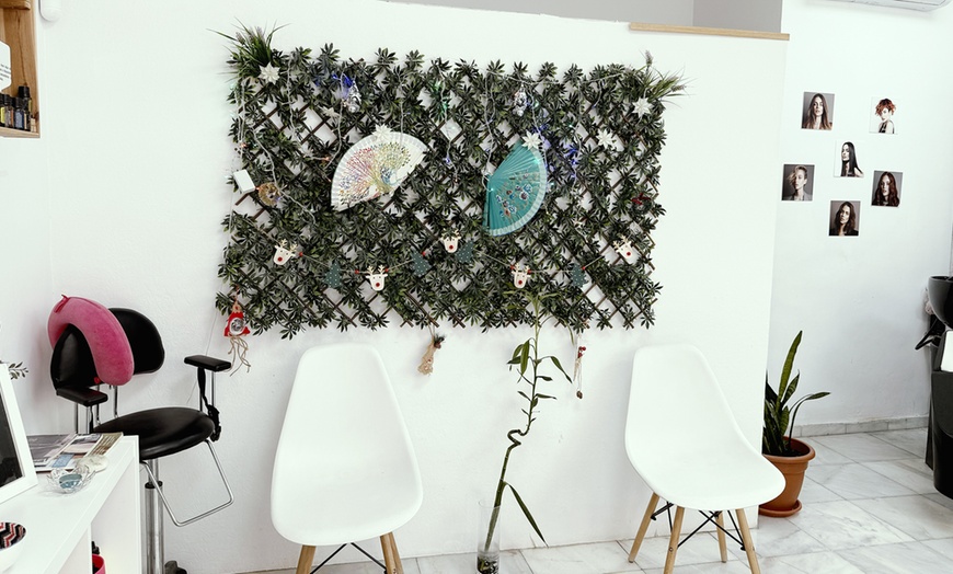 Image 7: Tratamiento capilar: lifting, reconstructivo o antiencrespamiento