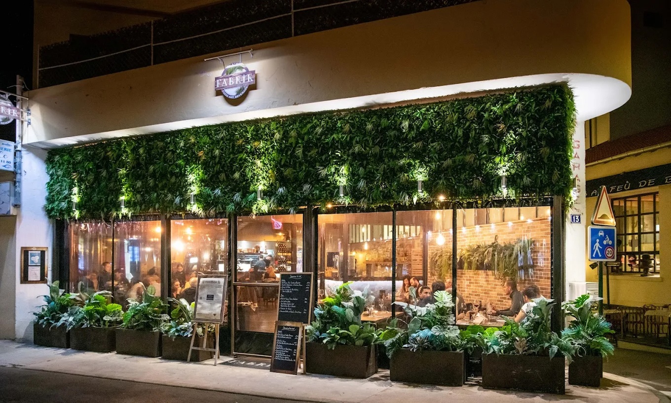 Cocktails et planche de produit frais à Fabrik Factory