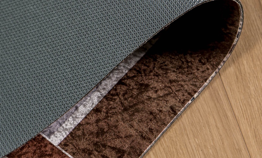 Image 5: Rutschfester Teppichläufer in Samt-Optik mit geometrischen Muster