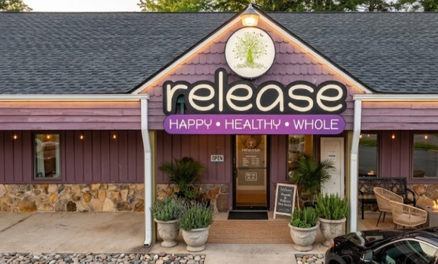 Image 2: Indulge in a 60-Minute Relaxation Massage 