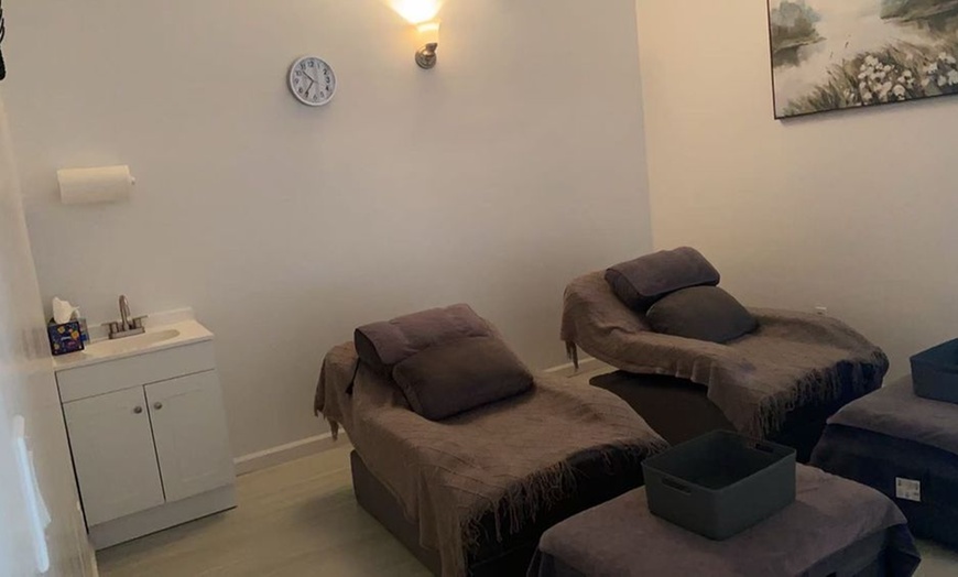 Image 2: Body & Foot Combo Massages with Optional Hot Stones for 1 or 2