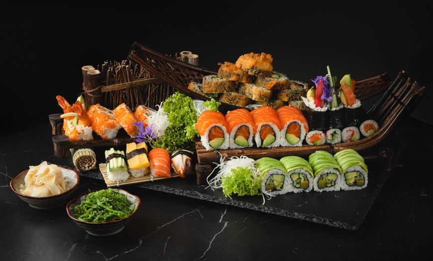 Image 1: Asiatisch-Thailändisches 2-Gänge-Menü nach Wahl für 2 oder 4 Personen