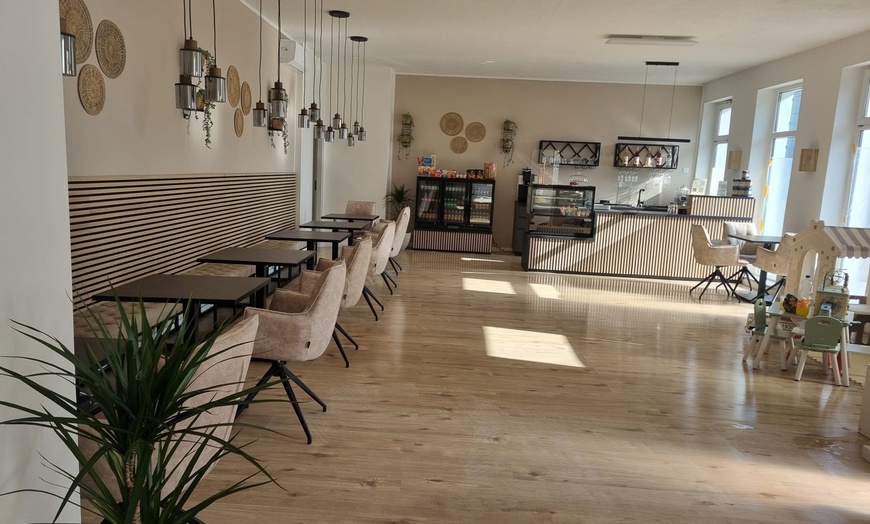 Image 2: 45 Min. Salzgrotte inkl. Solevernebelung für 1-2 Erwachsene & Kinder