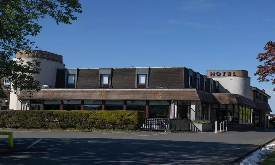 West Lothian: 1-3 Night Stay with Breakfast and Late check-out