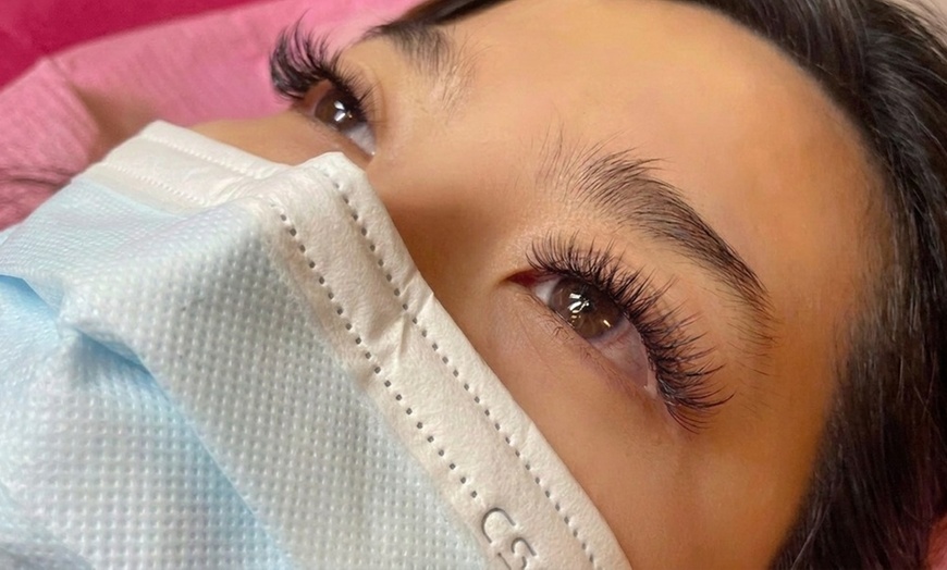 Image 3: Classic, Hybrid, Volume & Mega Volume Lash Extensions, Lifts & Tints