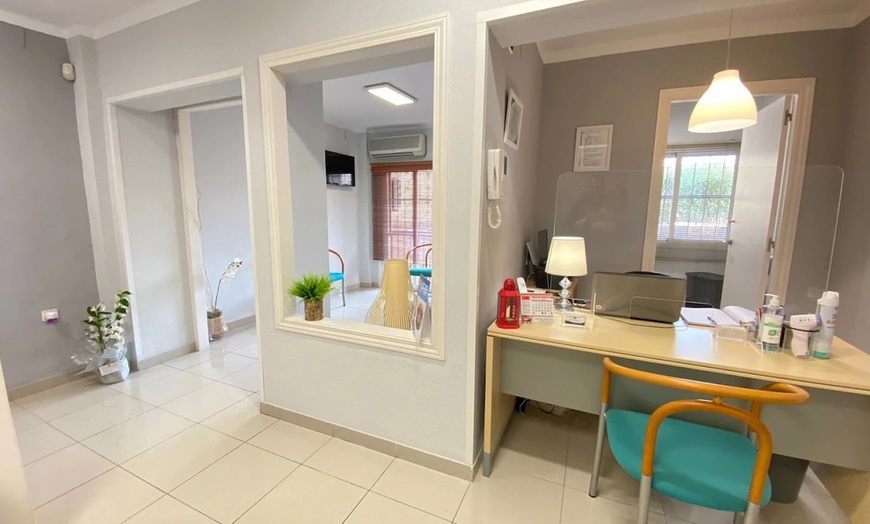 Image 4: Limpieza bucal con opción a radiografía y 1 o 2 blanqueamientos led