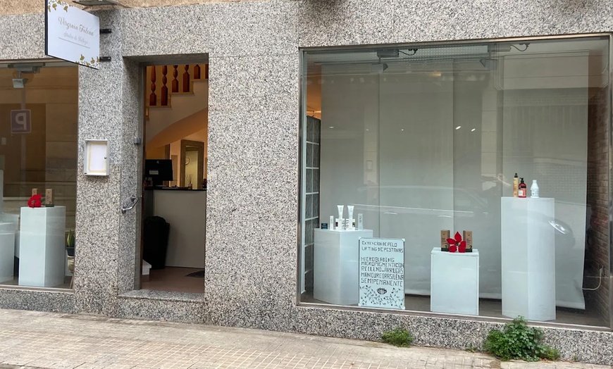 Image 6: Sesión de microneedling de labios o facial con activos hidratantes 