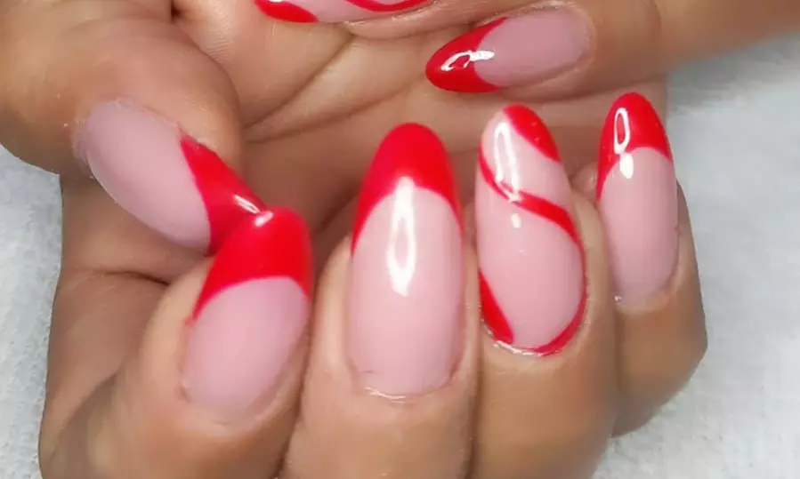 Manicura y/o pedicura normal o semipermanente y primera puesta de uñas