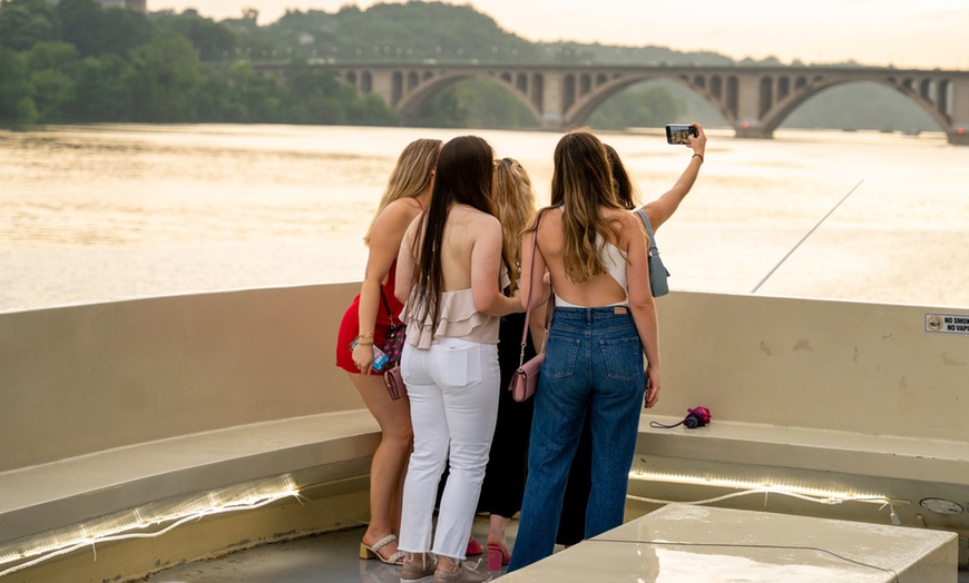 Image 2: Sightseeing Cruise of Washington DC on the Potomac River for Up To 6!