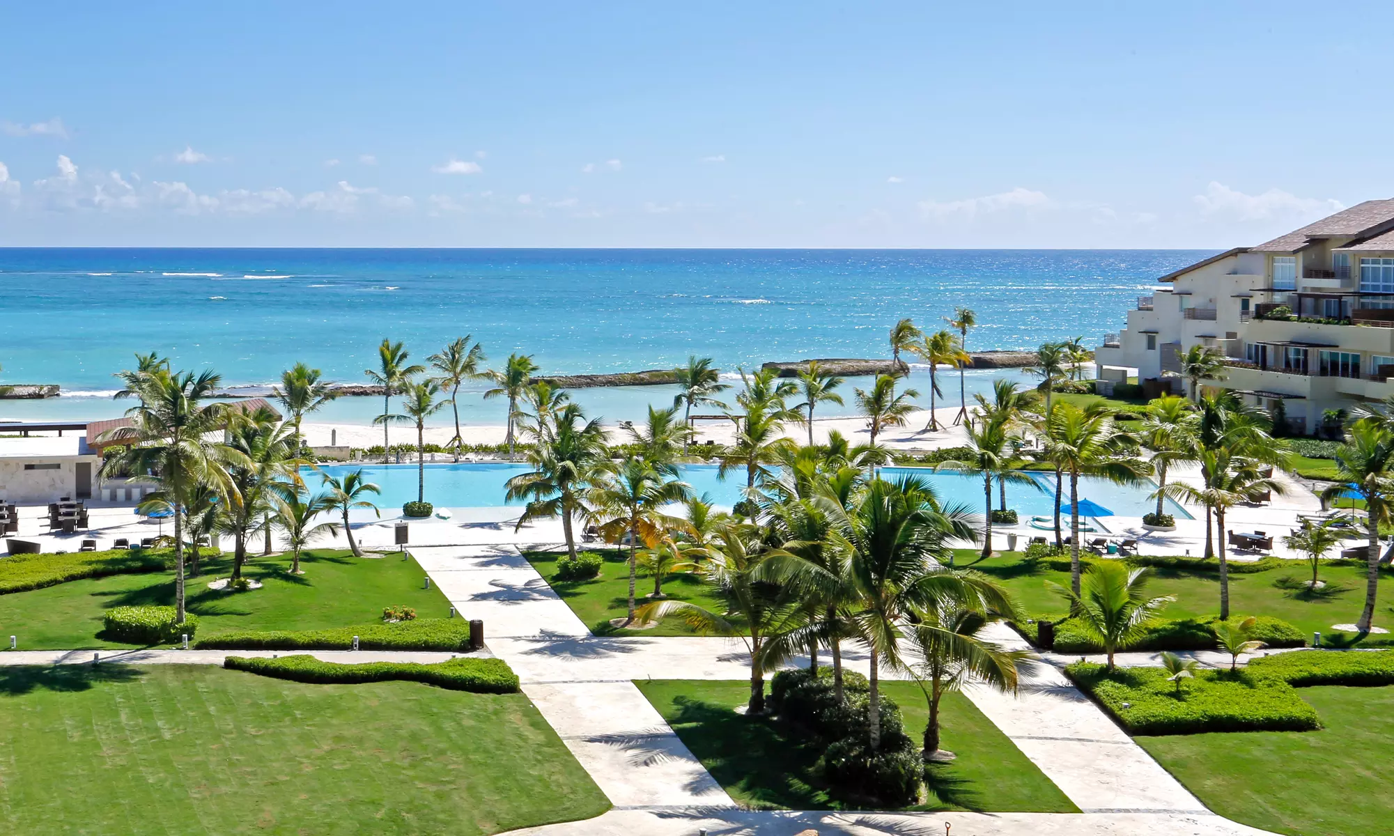 ✈ 3-, 4-, 5-, 6-, or 7-Night All-Inclusive AlSol Del Mar Stay with Airfare. Price per Person Based on Double Occupancy - Primary Image