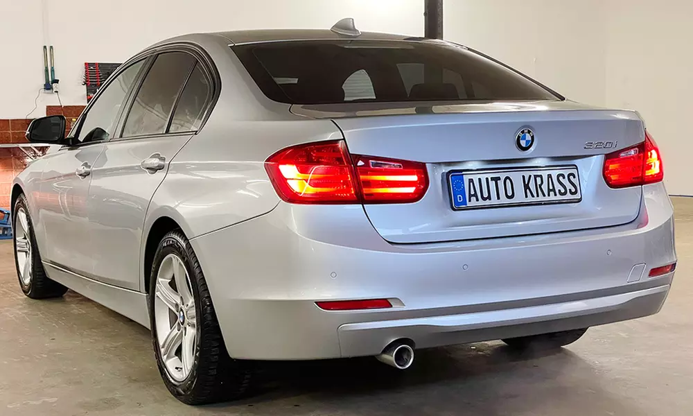 Basis, Premium oder Intensive Innen- und Außenreinigung für 1 Fahrzeug