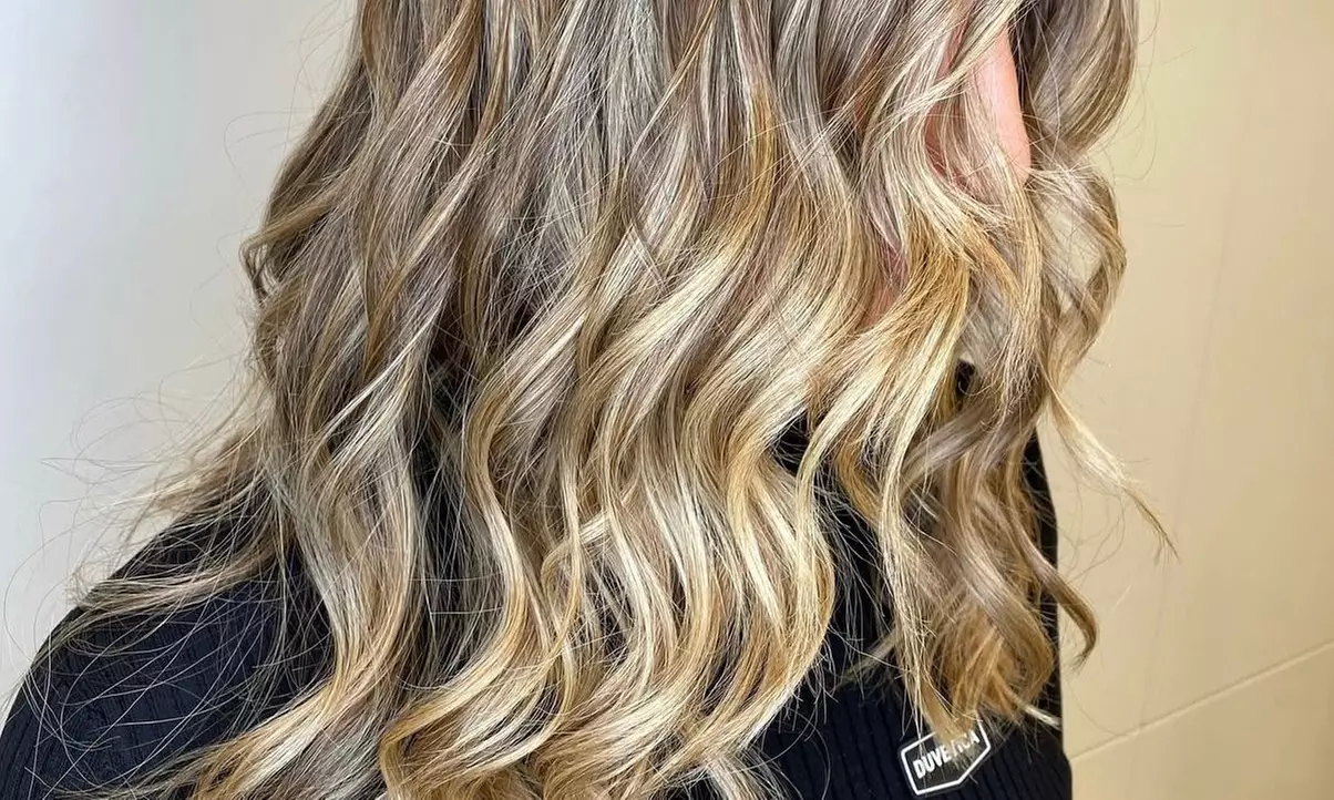 Luce una melena más suave y lisa con Alisado de Keratina u Orgánico