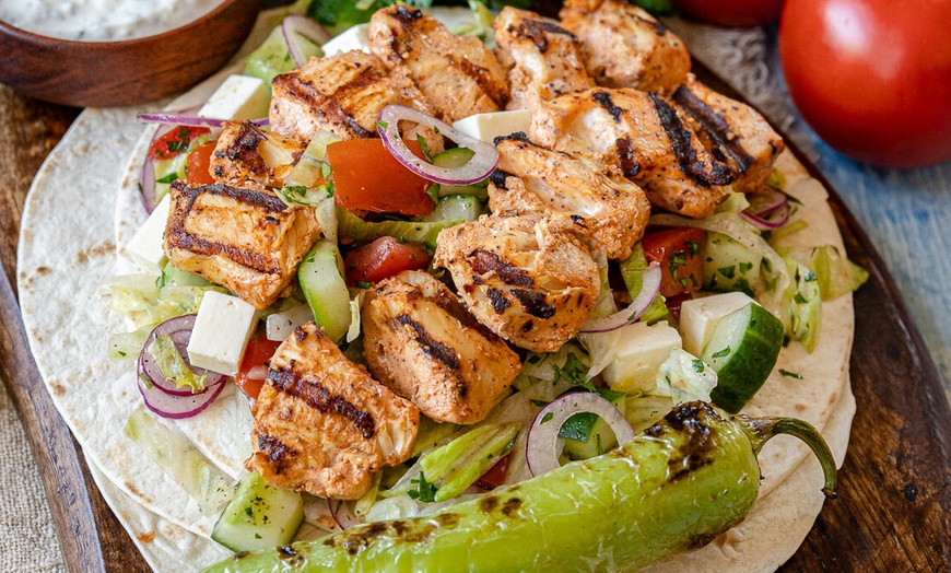 Image 2: 2-Gänge-Menü mit Vorspeise und Fleisch- oder Fischgericht