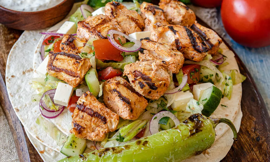 2-Gänge-Menü mit Vorspeise und Fleisch- oder Fischgericht