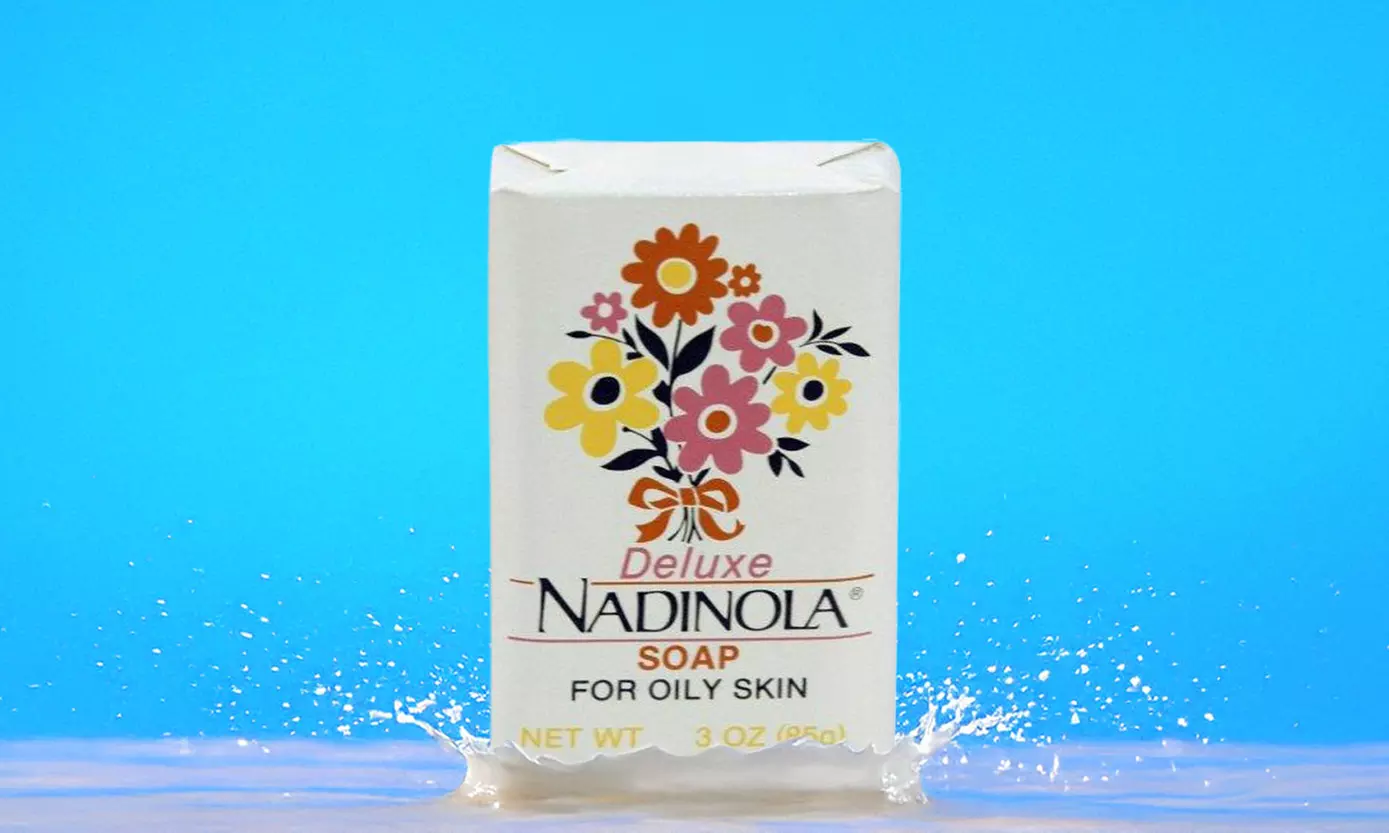Deluxe Nadinola Soap for Oily Skin lathers away excess oils, 3 oz - Primary Image