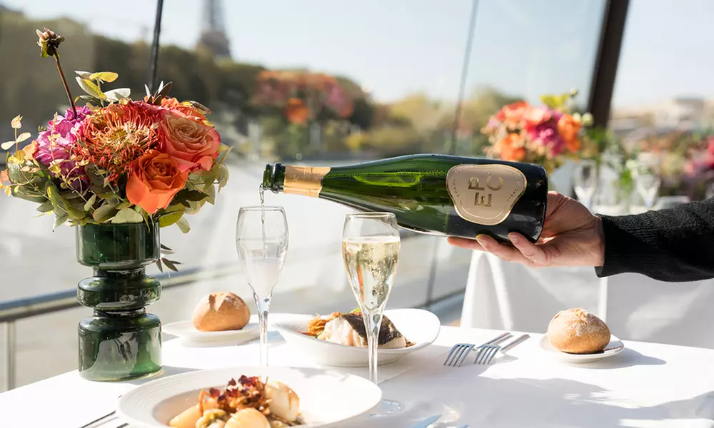 Déjeuner ou dîner croisière avec Bateaux Mouches