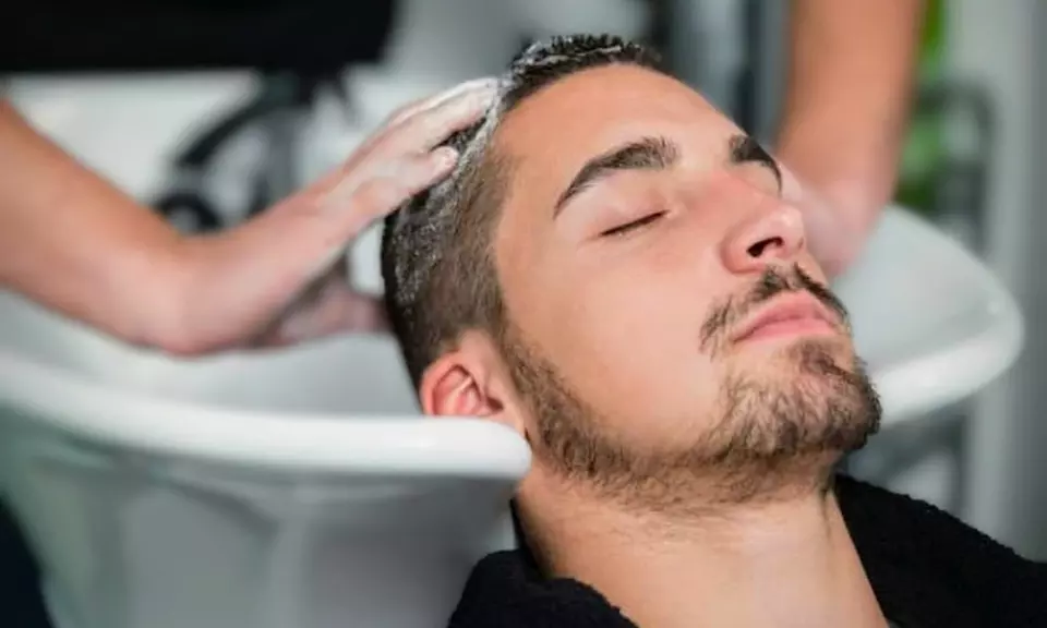 1, 2 or 3 Invigorating Scalp Detox Sessions with Red Light Therapy, Peppermint or Sugar Scrub (Up to 50% Off) - Primary Image