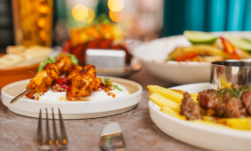 Image 5: Enjoy 2 Wine Flights with Grazing Board 