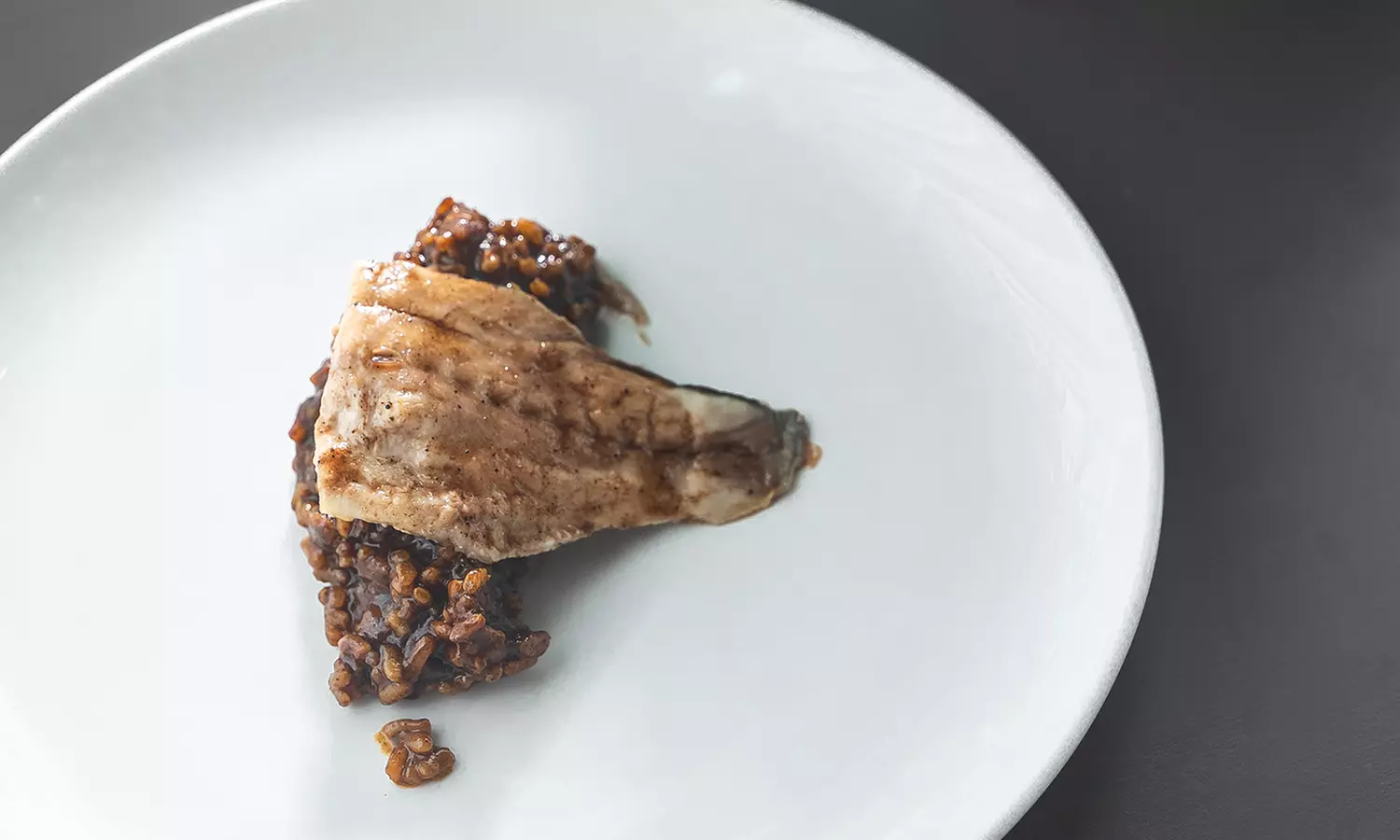 Menú de cena gourmet con 4 pases y vino para 2 o 4 al lado de la playa