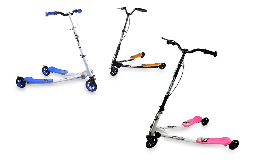 Image 1: Maxi Speeder Tri Swing Scooter