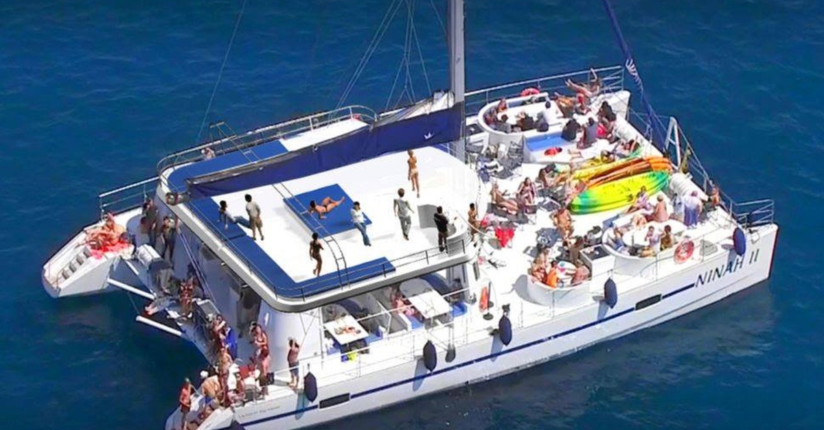 Salida en catamarán con degustación de mejillones en Alicante