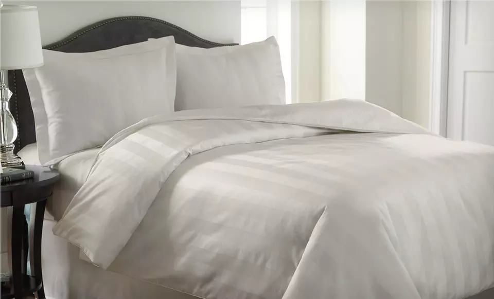 $99.99 for a 4-Piece Comforter Set (Up to $379.99 List Price). 11 Options Available. Free Shipping and Returns. - Second Medium