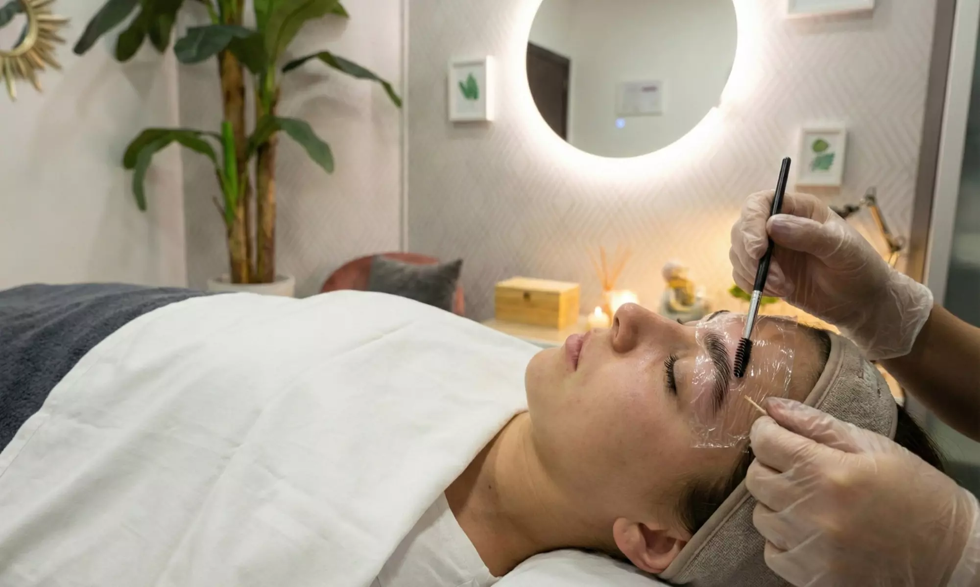 Visagismo con opción a henna, laminado de cejas y lifting de pestañas