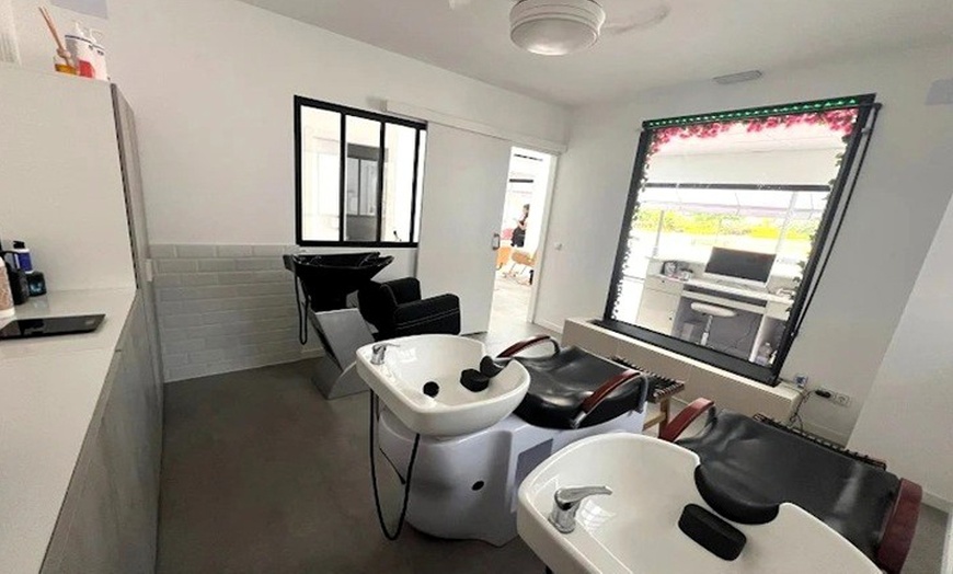 Image 6: Alisado de queratina con células madre, lavado, corte y peinado