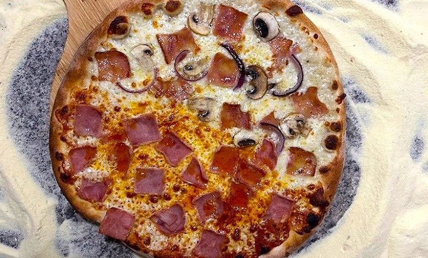 Image 16: Menú de pizza artesanal con entrante, postre y bebida para 2 o 4