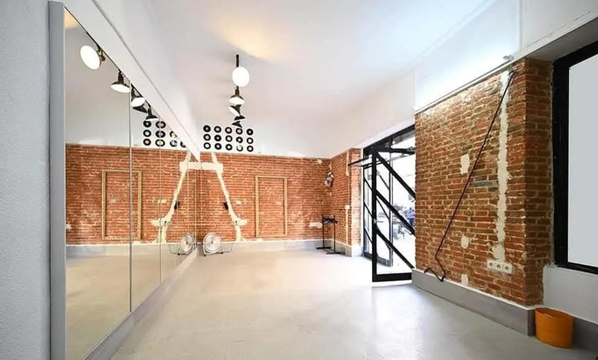 Image 3: Bono de 4, 8, 16 o 24 clases de baile a elegir para 1 persona