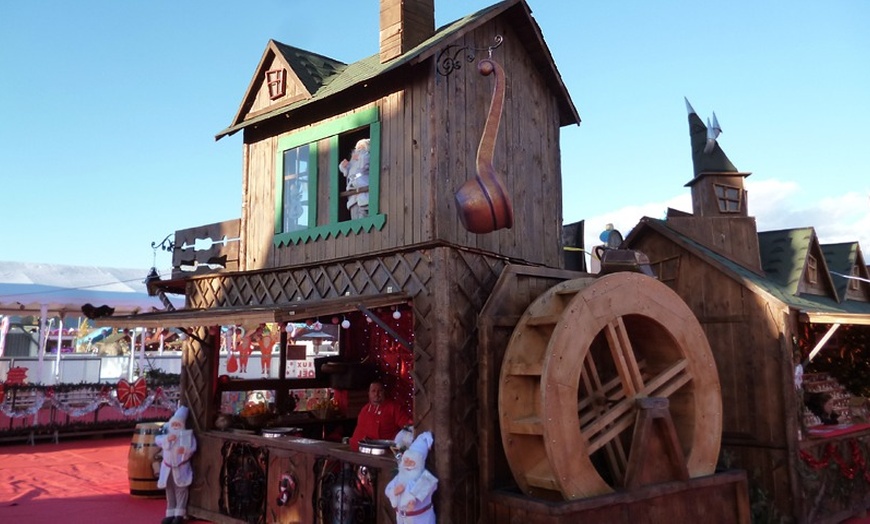 Image 6: Venez goûter à la féerie de Noël au Village du Père Noël