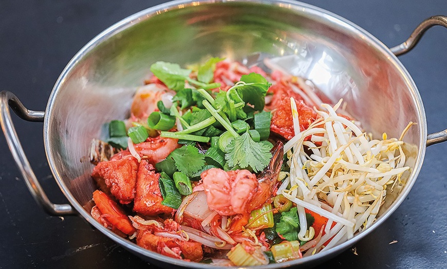 Image 9: The Noodle Bar Brussels : menu asiatique 2 services à Bruxelles
