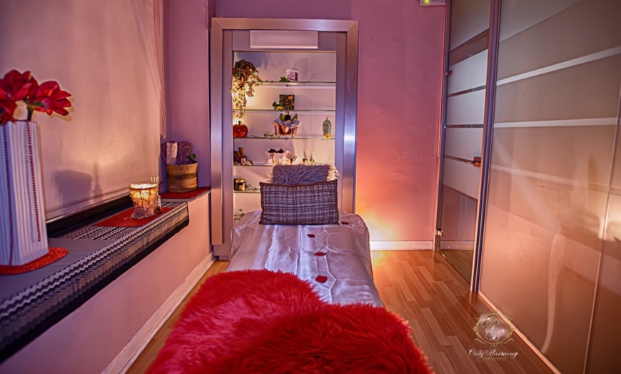 Image 5: Ritual "happy mum" con tratamiento de belleza, cava y chocolate o uvas