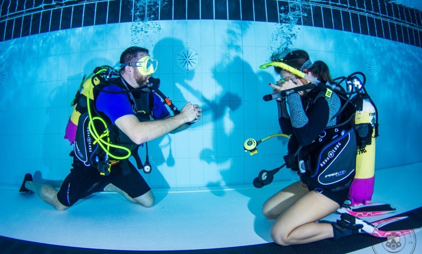 Image 2: Try Dive SCUBA Lesson for Beginners – Perfect for One or Two People