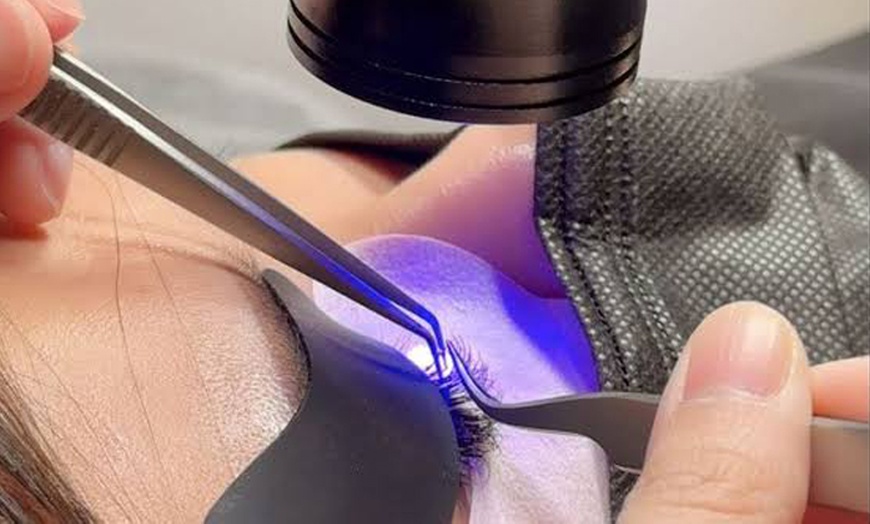 Image 4: Elevate Your Style with UV LED Eyelash Extensions