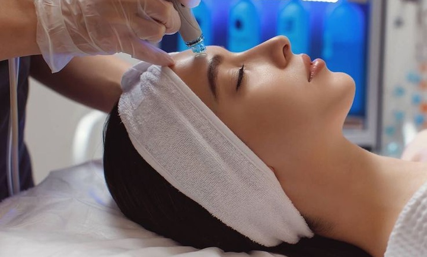 Image 17: Holiday Glow:HydraFacial/Facial/Dermaplaning + LED & Luxury Treatment
