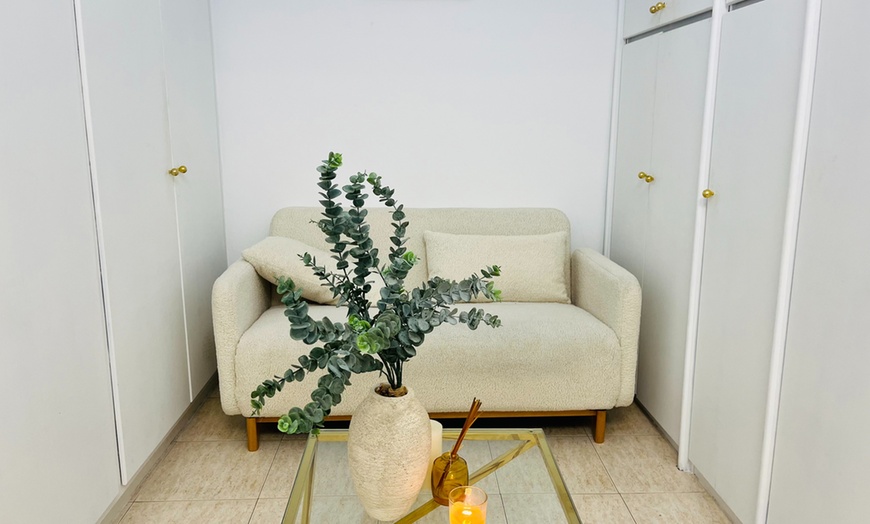 Image 2: Extensión de pestañas 2D o 3D, o extensión con retoque quincenal 