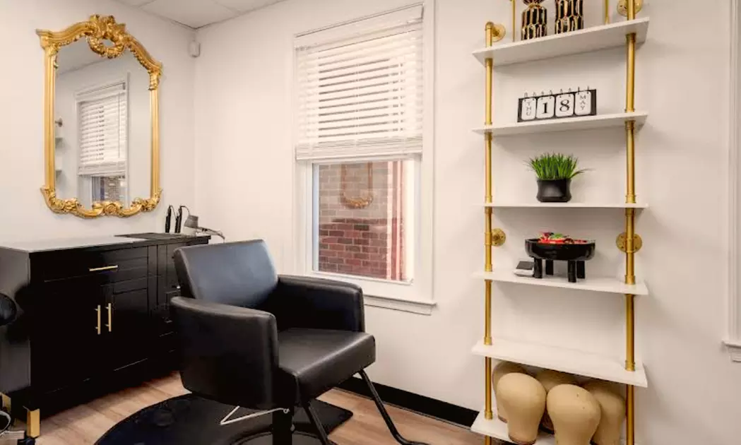 Haircut, Condition & Blowdry With Optional Highlights