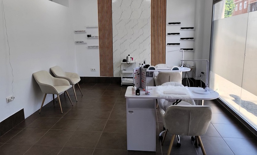 Image 4: Extensiones clásicas pelo a pelo, con diseño, relleno o ambos 