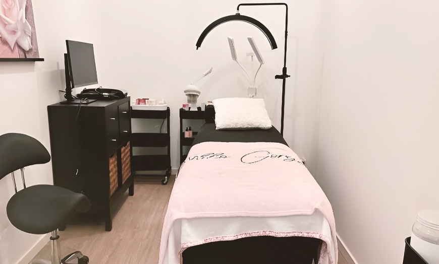 Image 2: Breng lichaam en geest in balans: luxe gezichtsbehandeling en massage