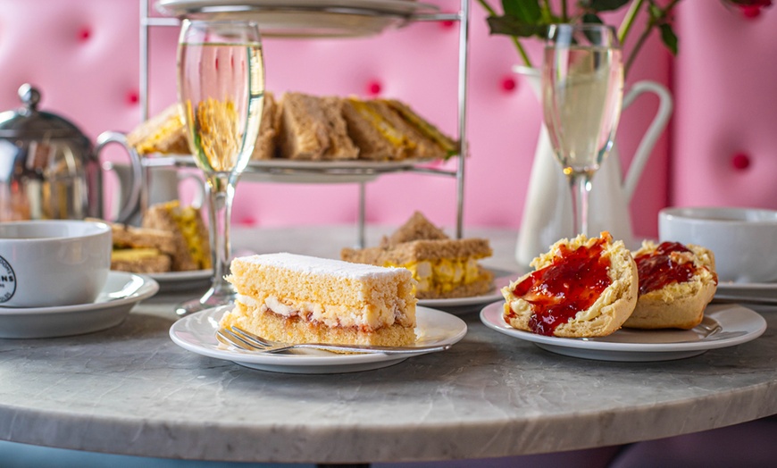 Image 8: Classic Breakfast Plus Prosecco for Up to Four Guests at Huffkins 