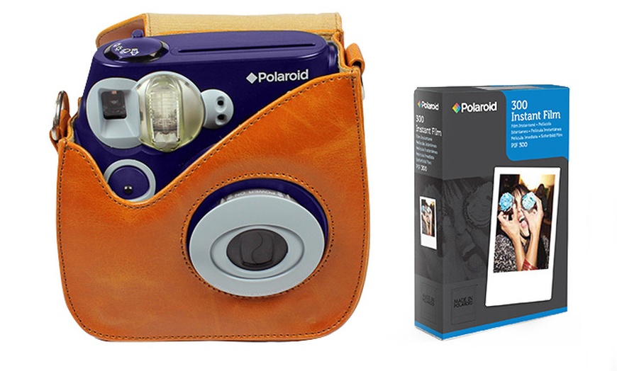 Image 6: Polaroid Camera and 3-Pack Film